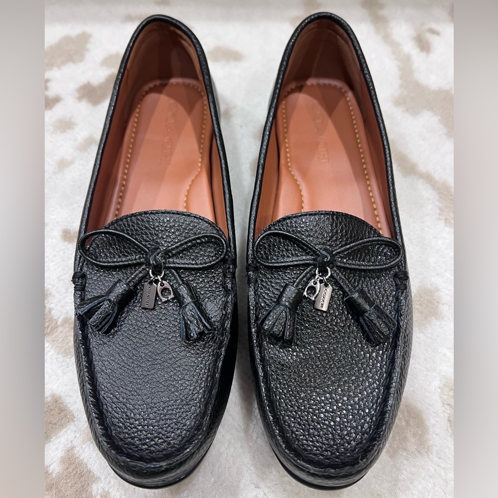 COACH NWOT Greenwich Slip-on Flat Loafer Black Pebble Leather Bow Tassel, Size 9 - Picture 1 of 9